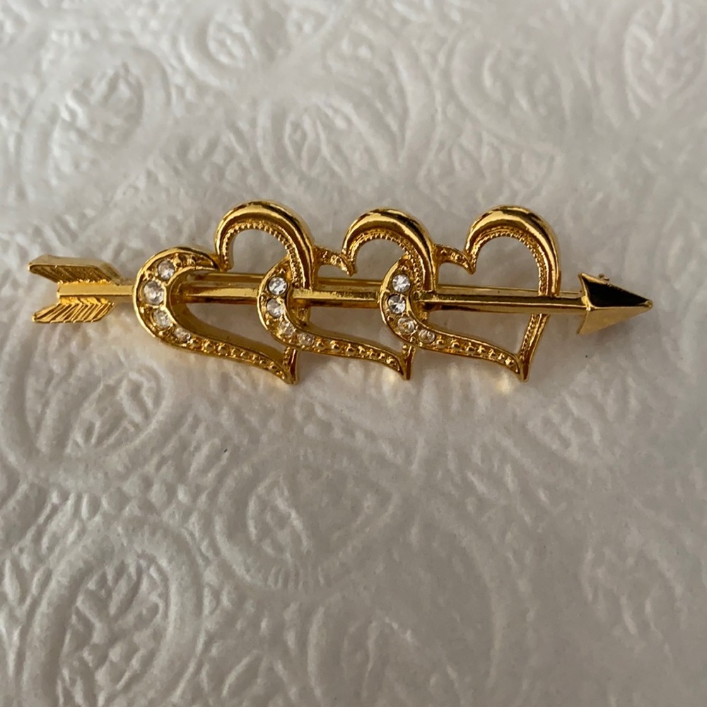 Gold brooch